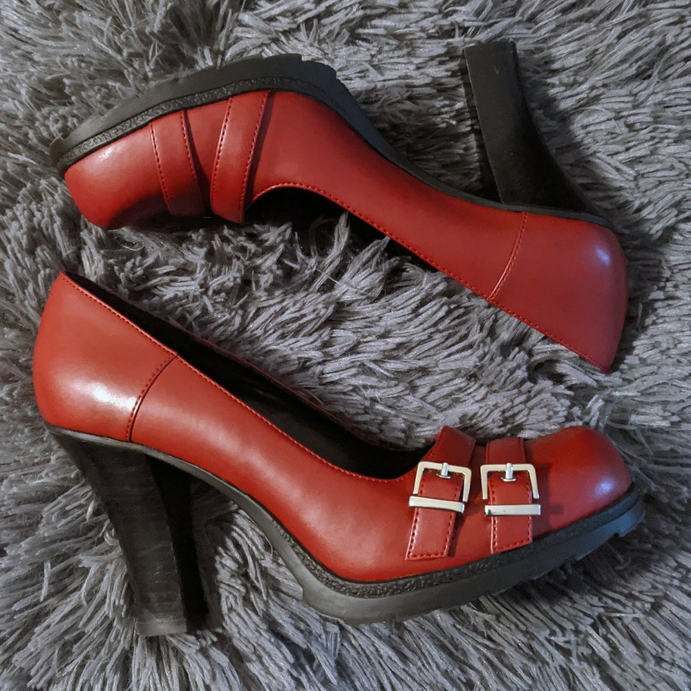 NWOT Blood Red Bongo Heels Size 8.5 - Picture 5 of 8